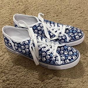 Super cute paw-print sneakers